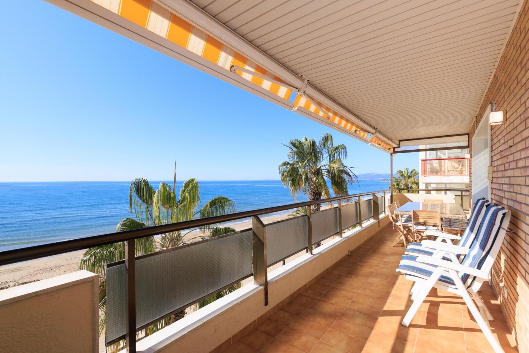 Apartamento Para 8 Sobre El Mar Salou Exterior foto